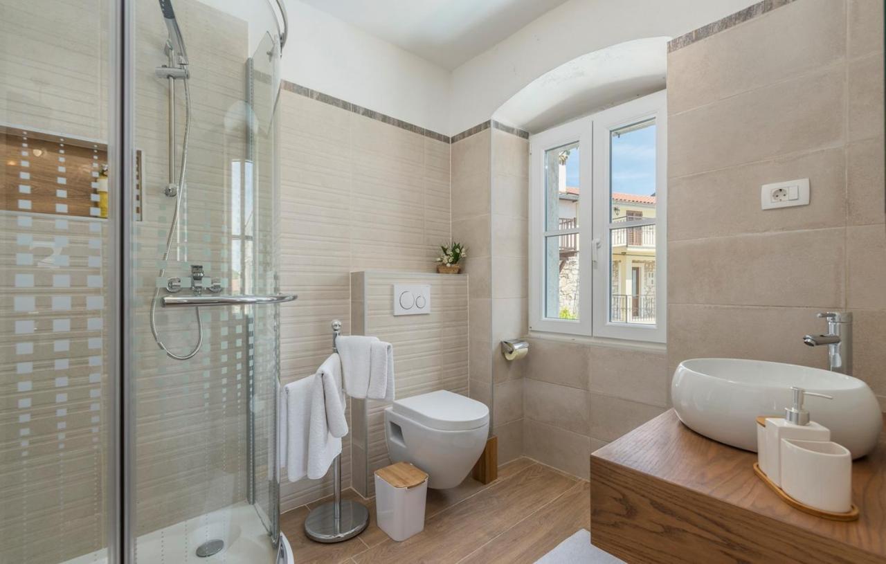 Beautiful Stone House - Villa Parentium With Private Pool Dracevac Bagian luar foto