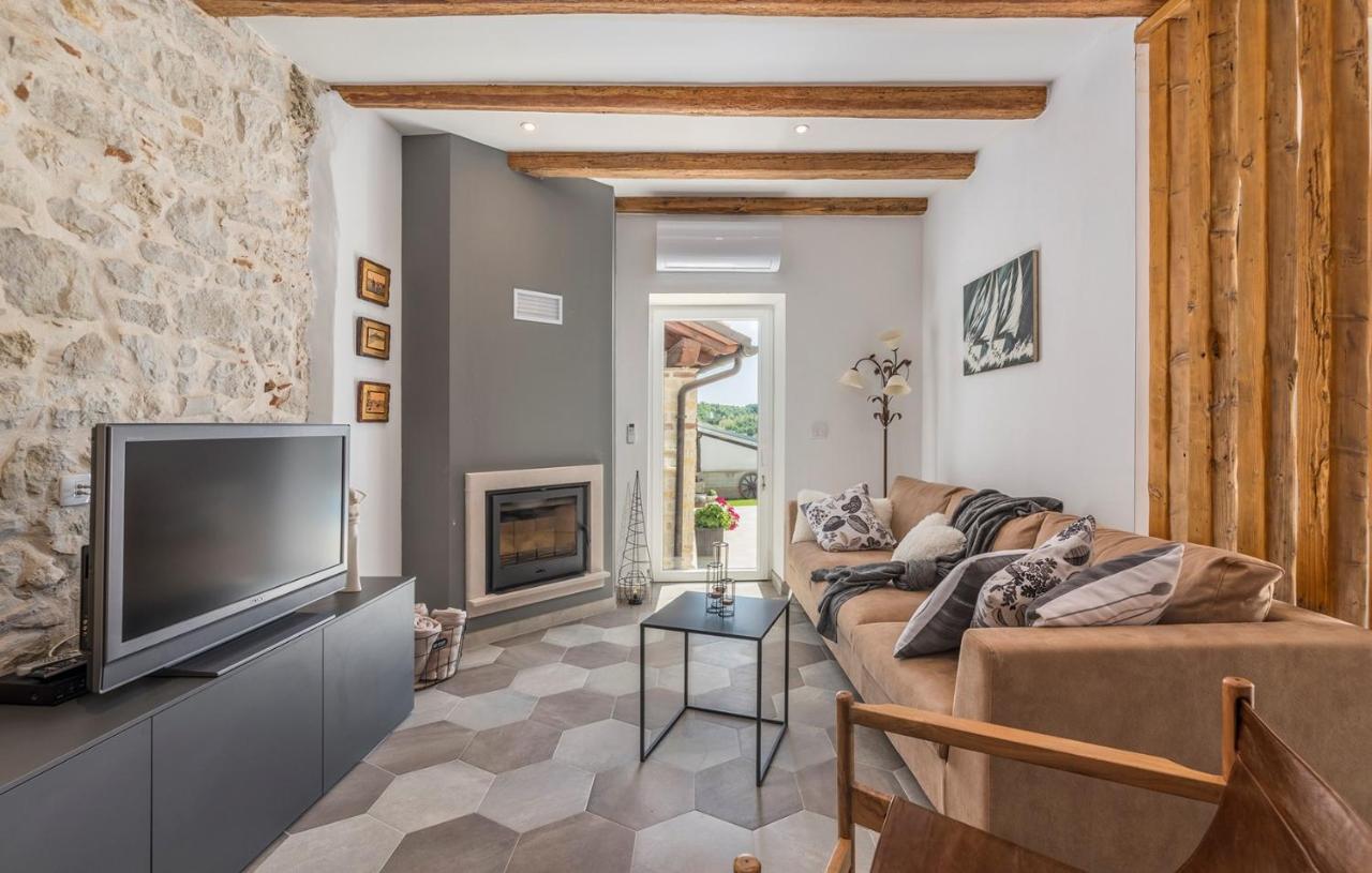 Beautiful Stone House - Villa Parentium With Private Pool Dracevac Bagian luar foto