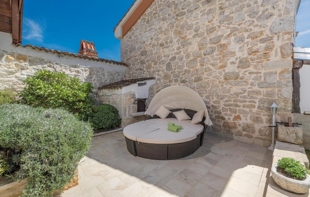 Beautiful Stone House - Villa Parentium With Private Pool Dracevac Bagian luar foto
