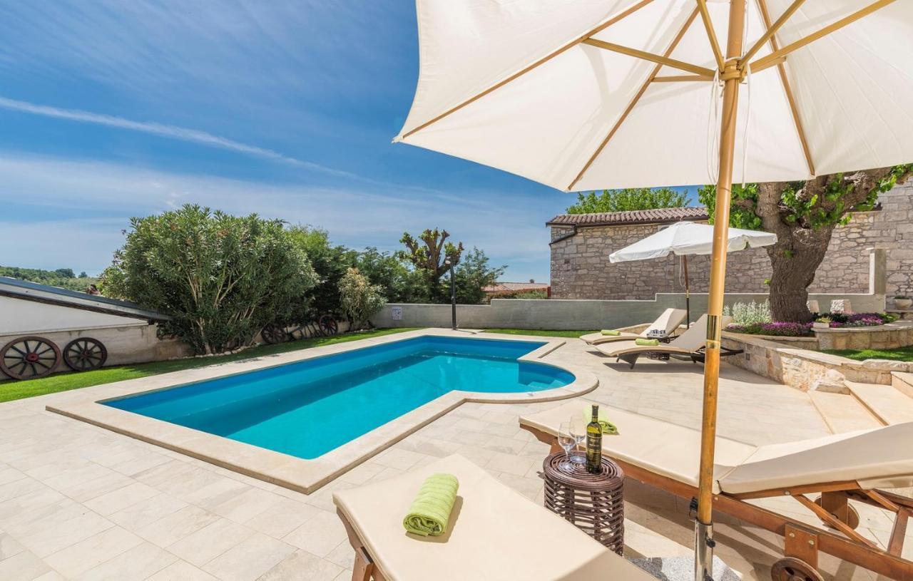 Beautiful Stone House - Villa Parentium With Private Pool Dracevac Bagian luar foto