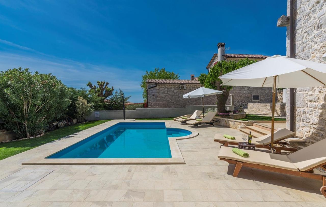 Beautiful Stone House - Villa Parentium With Private Pool Dracevac Bagian luar foto